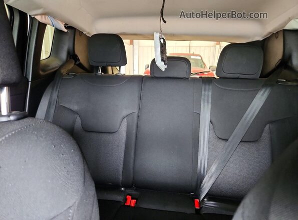 ZACCJBAB6JPH04611 2018 JEEP RENEGADE Black Vista de los asientos traseros