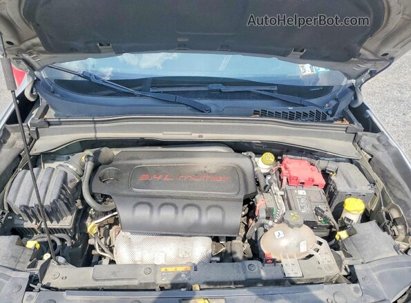 ZACCJBAB9JPH18566 2018 JEEP RENEGADE Silver Engine compartment view