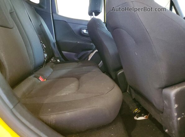 ZACCJBAT1GPC79039 2016 JEEP RENEGADE Yellow Вид задньої частини салону