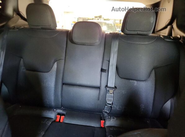 ZACCJBBB0HPF58330 2017 JEEP RENEGADE Зеленый Вид задних сидений