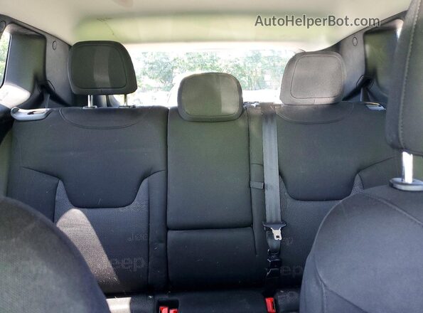 ZACCJBBB2HPF02907 2017 JEEP RENEGADE Green Vista de los asientos traseros