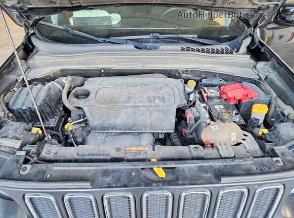 ZACCJBBB2JPJ31959 2018 JEEP RENEGADE Black Engine compartment view