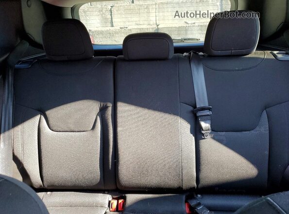 ZACCJBBB3HPF29548 2017 JEEP RENEGADE Красный Вид задних сидений