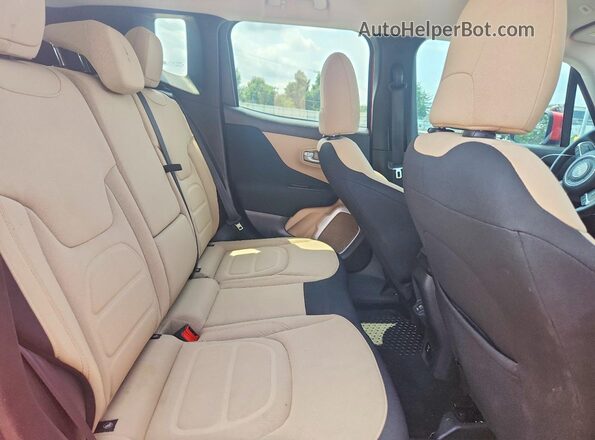 ZACCJBBB5JPH12715 2018 JEEP RENEGADE Red Widok wnętrza z tyłu