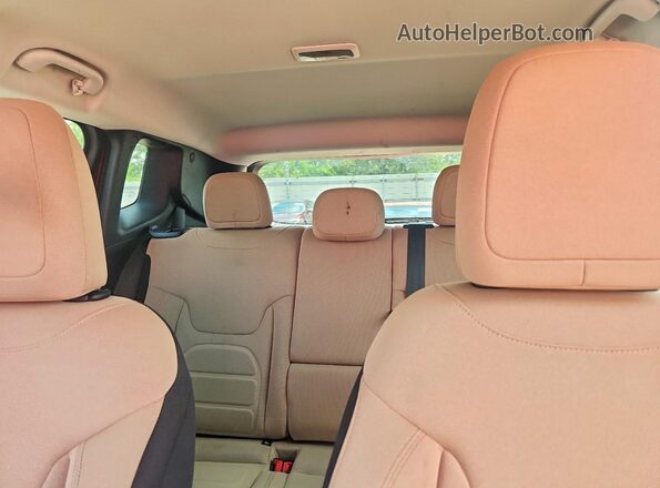 ZACCJBBB5JPH12715 2018 JEEP RENEGADE Red Widok tylnych siedzeń
