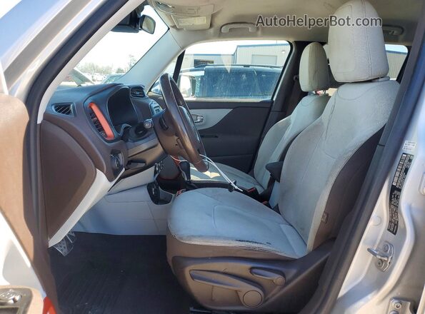 ZACCJBBB7HPE73548 2017 JEEP RENEGADE Серебряный Вид салона спереди