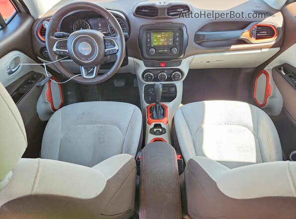 ZACCJBBB8HPE87796 2017 JEEP RENEGADE Silver Vista del salpicadero