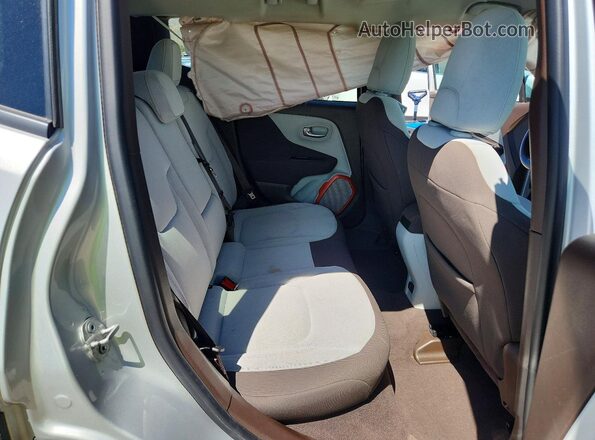 ZACCJBBB8HPE87796 2017 JEEP RENEGADE Silver Vista de los asientos traseros