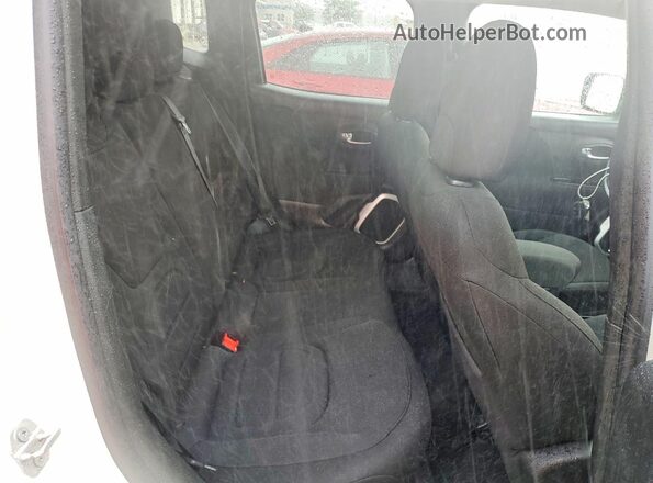 ZACCJBBB8JPH41402 2018 JEEP RENEGADE White Widok tylnych siedzeń