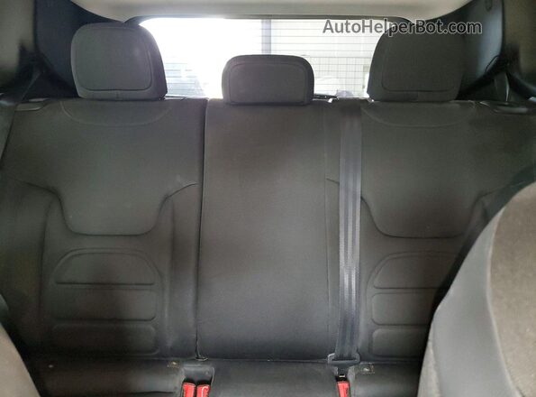ZACCJBBBXHPF92047 2017 JEEP RENEGADE Красный Вид задних сидений