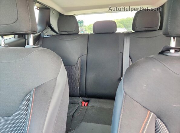 ZACCJBBT0GPD62010 2016 JEEP RENEGADE Black Widok tylnych siedzeń