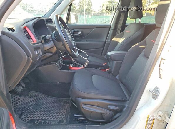 ZACCJBCB3JPH37501 2018 JEEP RENEGADE White Вид салону спереду