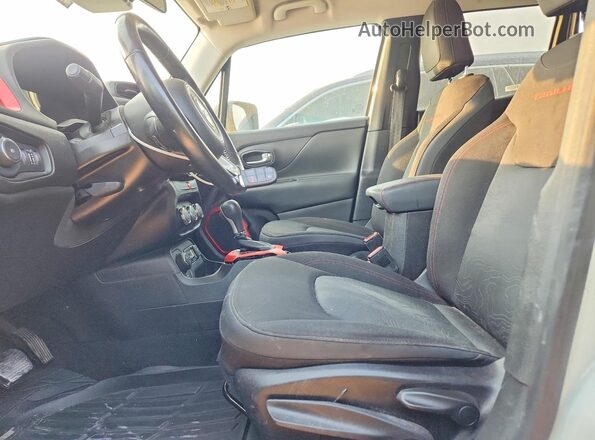 ZACCJBCB7HPF14422 2017 JEEP RENEGADE White Вид панелі приладів