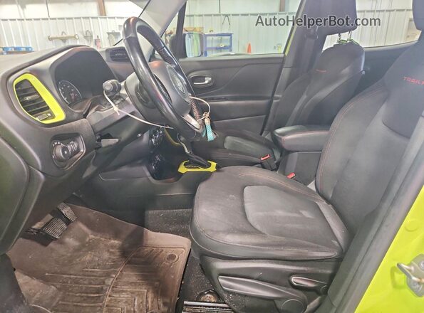 ZACCJBCB7HPF52622 2017 JEEP RENEGADE Зеленый Вид салона спереди