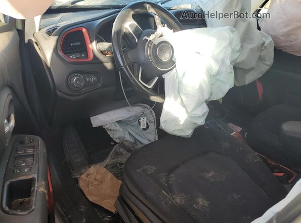 ZACCJBCB7JPH08504 2018 JEEP RENEGADE Silver Dashboard view