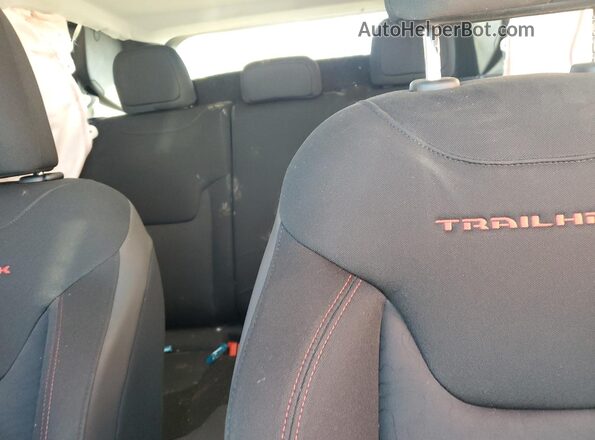 ZACCJBCB7JPH08504 2018 JEEP RENEGADE Silver Rear seats view