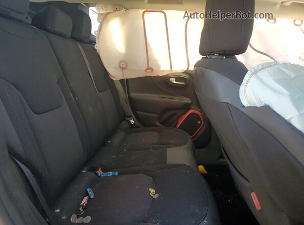 ZACCJBCB7JPH08504 2018 JEEP RENEGADE Silver Rear interior view