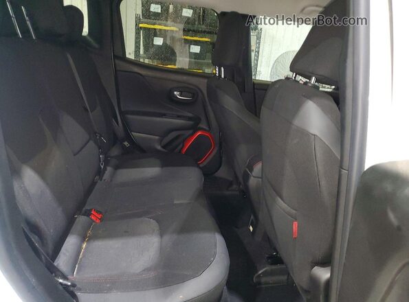 ZACCJBCBXHPE45614 2017 JEEP RENEGADE White Widok tylnych siedzeń