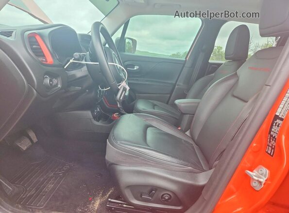 ZACCJBCT1GPC97909 2016 JEEP RENEGADE Оранжевый Вид салона спереди