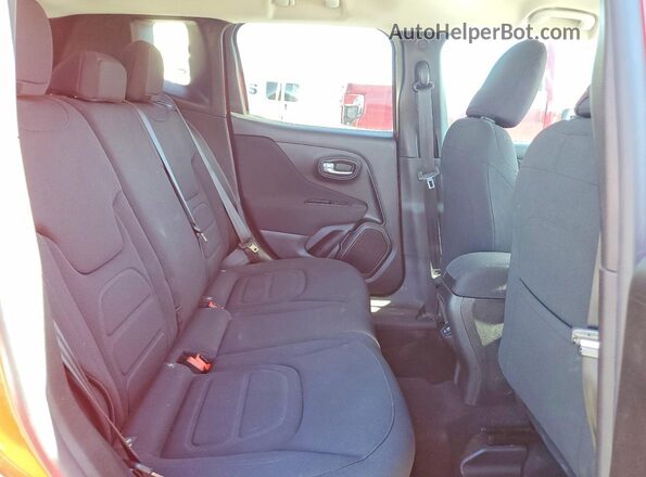 ZACNJABB7LPL82790 2020 JEEP RENEGADE Красный Вид задней части салона
