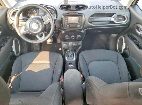 ZACNJBAB7LPL09281 2020 JEEP RENEGADE Silver Widok deski rozdzielczej