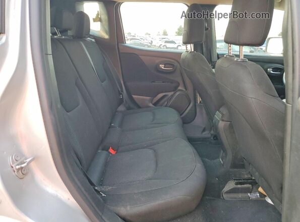 ZACNJBAB7LPL09281 2020 JEEP RENEGADE Silver Widok tylnych siedzeń