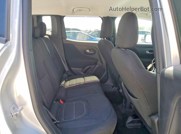 ZACNJBBB1LPL29301 2020 JEEP RENEGADE Silver Vista interior trasera