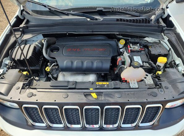 ZACNJBBBXLPL32682 2020 JEEP RENEGADE White Vista interior trasera
