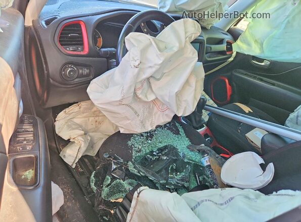 ZACNJBC12KPK39580 2019 JEEP RENEGADE Silver Dashboard view