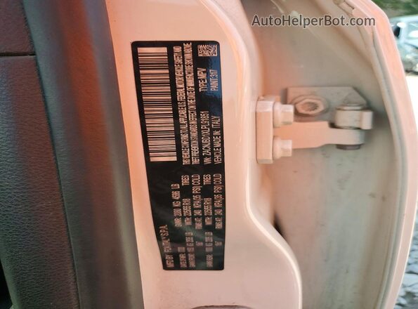 ZACNJBD1XLPL91851 2020 JEEP RENEGADE White Vista del compartimento del motor