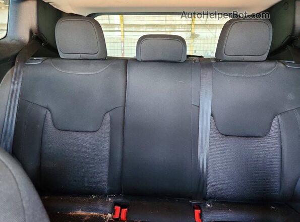 ZACNJCAB0MPM21749 2021 JEEP RENEGADE White Вид задніх сидінь