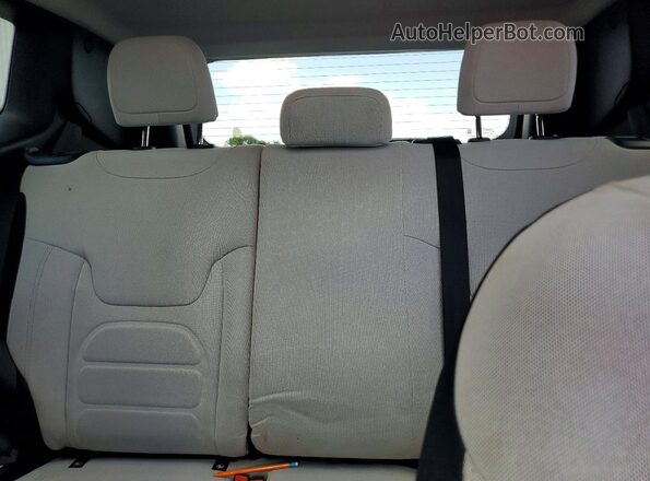 ZACNJCB14MPM52881 2021 JEEP RENEGADE Gray Widok tylnych siedzeń