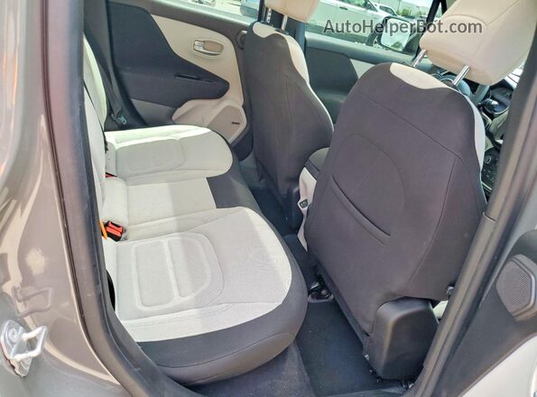 ZACNJCB14MPM52881 2021 JEEP RENEGADE Gray Widok wnętrza z tyłu