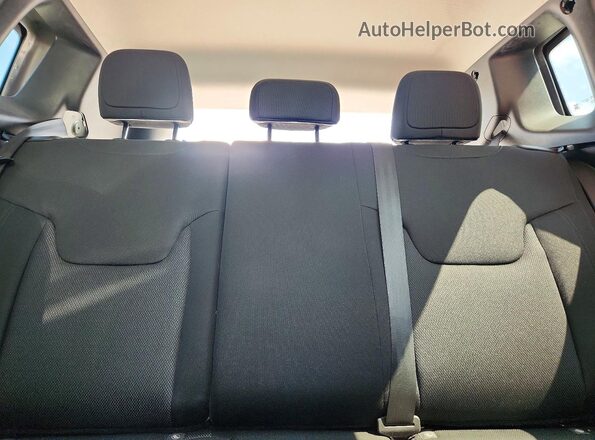 ZACNJDAB8MPM23786 2021 JEEP RENEGADE Silver Вид задніх сидінь
