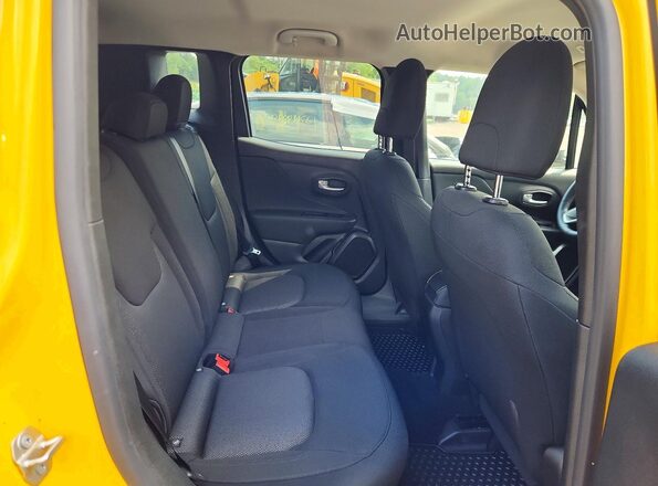 ZACNJDB10PPP38933 2023 JEEP RENEGADE Yellow უკანა სალონის ხედი