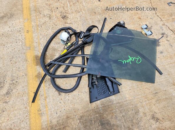 ZACNJDB10PPP69230 2023 JEEP RENEGADE Red Engine compartment view