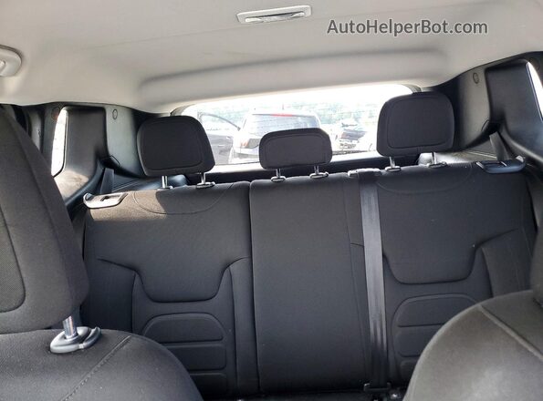 ZACNJDBB1MPN34212 2021 JEEP RENEGADE White Вид задніх сидінь