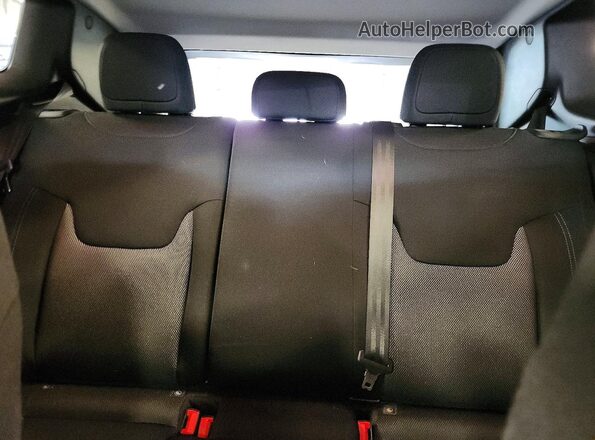 ZACNJDBB2MPM96859 2021 JEEP RENEGADE Silver Հետևի նստատեղերի տեսք