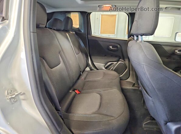 ZACNJDBB2MPM96859 2021 JEEP RENEGADE Silver Սալոնի հետևի տեսք