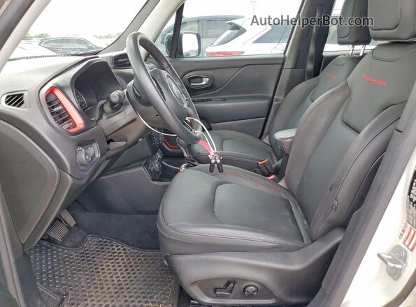 ZACNJDC11NPN79173 2022 JEEP RENEGADE Белый Вид салона спереди