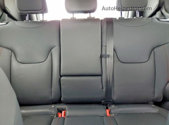 ZACNJDC11NPN79173 2022 JEEP RENEGADE Белый Вид задних сидений