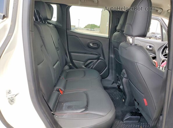 ZACNJDC11NPN79173 2022 JEEP RENEGADE Белый Вид задней части салона