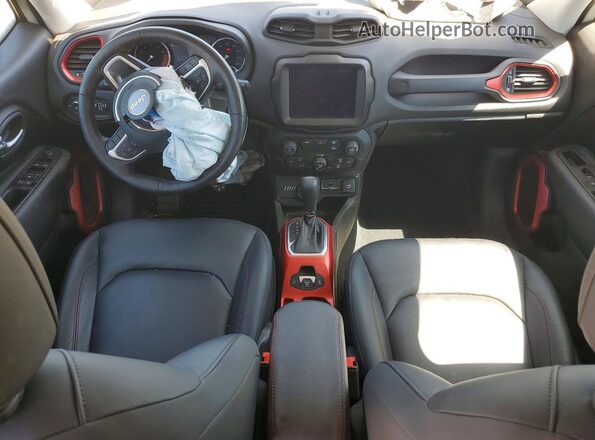 ZACNJDC18MPM14512 2021 JEEP RENEGADE White Widok deski rozdzielczej