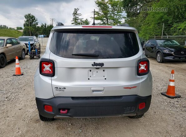 ZACNJDC1XMPN35770 2021 JEEP RENEGADE Серебряный Вид сзади
