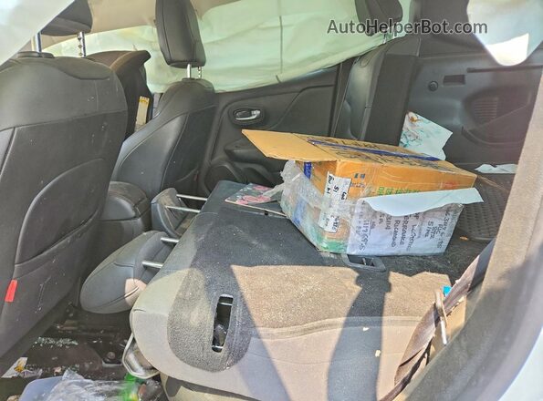 ZACNJDC1XNPN69967 2022 JEEP RENEGADE White Հետևի նստատեղերի տեսք
