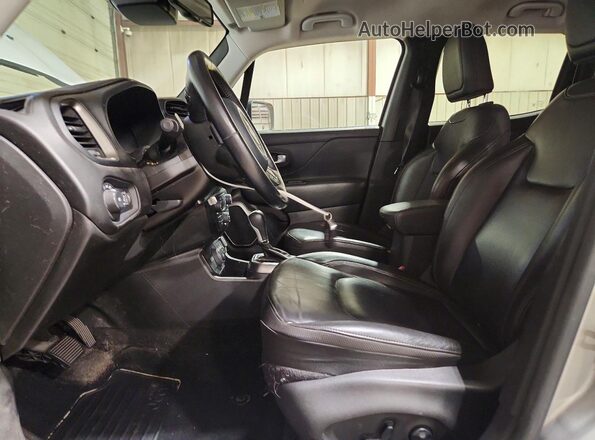 ZACNJDD17MPM29095 2021 JEEP RENEGADE Silver Widok wnętrza z przodu