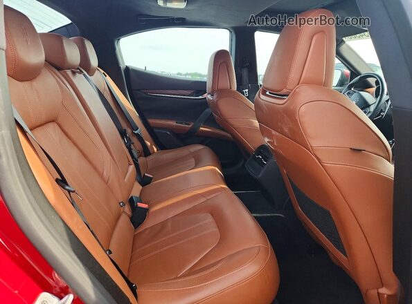 ZAM57RSS0H1248710 2017 MASERATI GHIBLI Red Vista de los asientos traseros