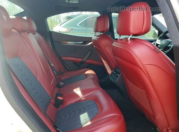 ZAM57RTLXH1198857 2017 MASERATI GHIBLI White Vista de los asientos traseros