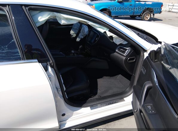 ZAM57XSL1H1226311 2017 MASERATI GHIBLI White Front interior view