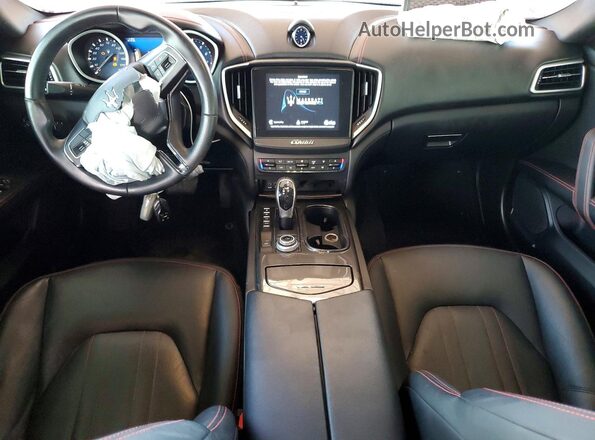 ZAM57YTA6J1296685 2018 MASERATI GHIBLI Красный Вид панели приборов